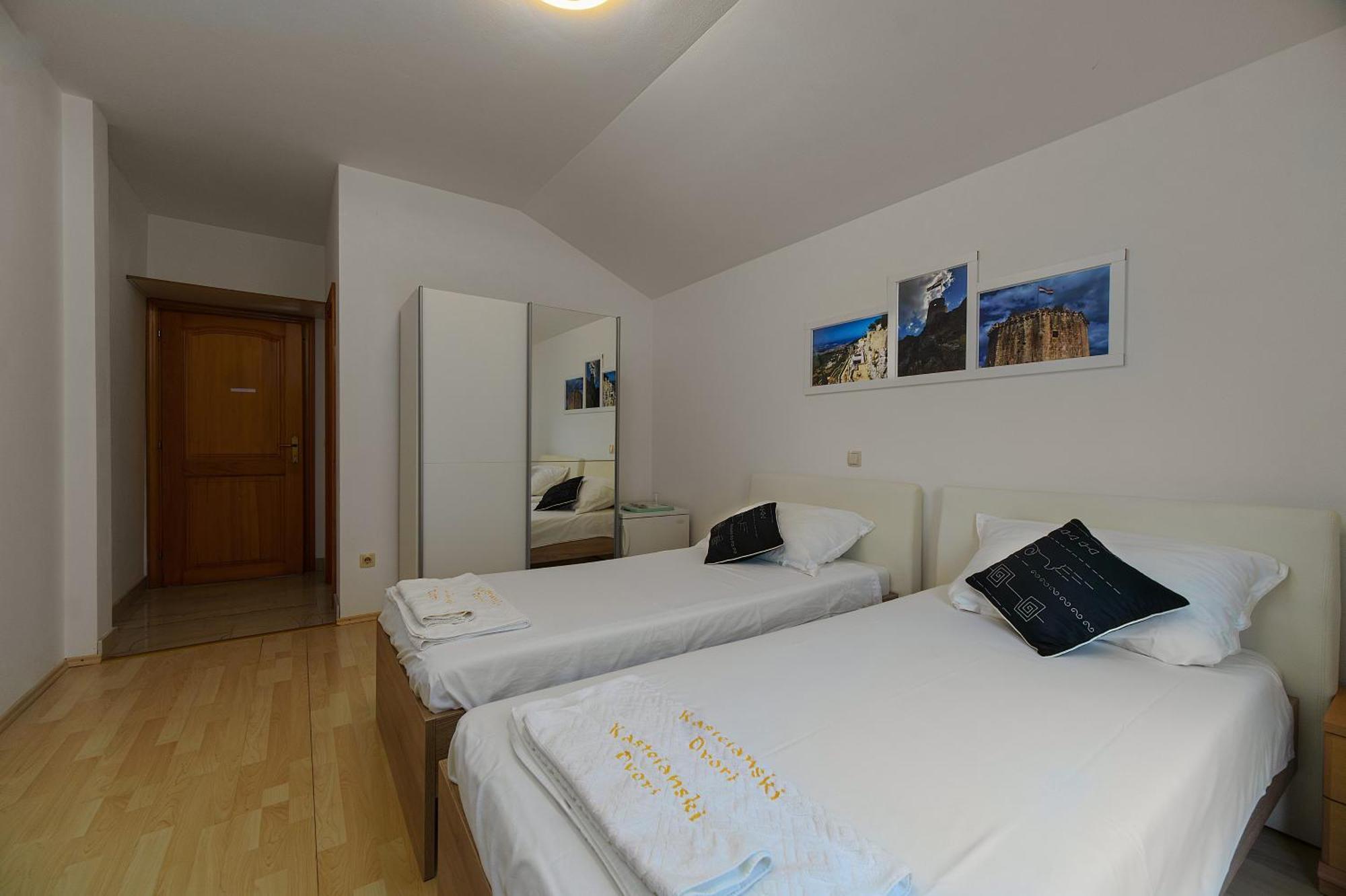 History Apartments Kaštela Exteriör bild